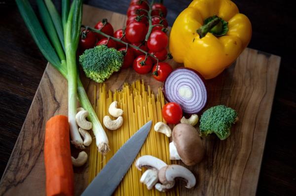Families who include as many types of vegetables as possible in their diet get a better range of the most im<em></em>portant nutrients.