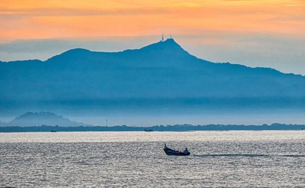 Balancing the foreground and background is an important element in sunrise or sunset photography to impact the photos.