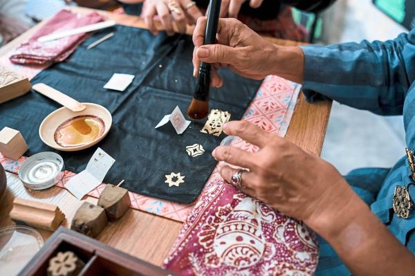 传统纺织品系列“Ikat 2.0”将梦想编织成现实