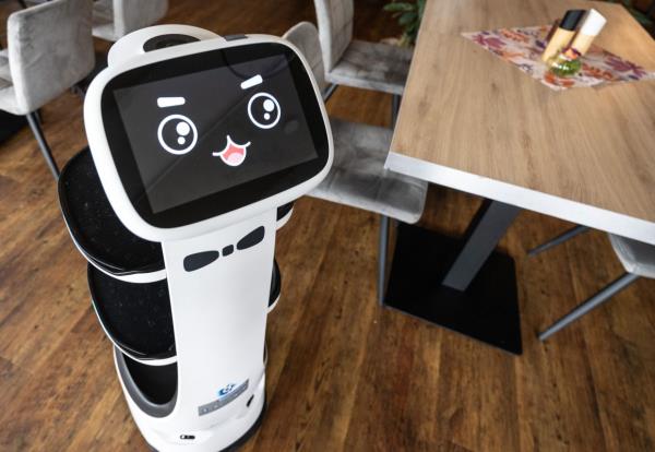 Service robot Schorsch is able to read out text that you type into it.