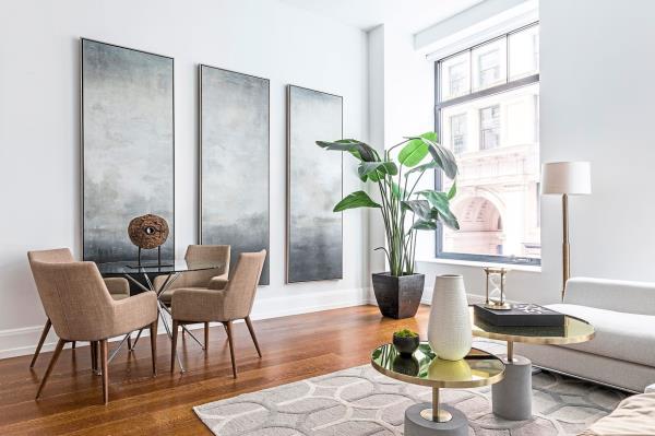 An organic wood element serves as an alternative to florals.