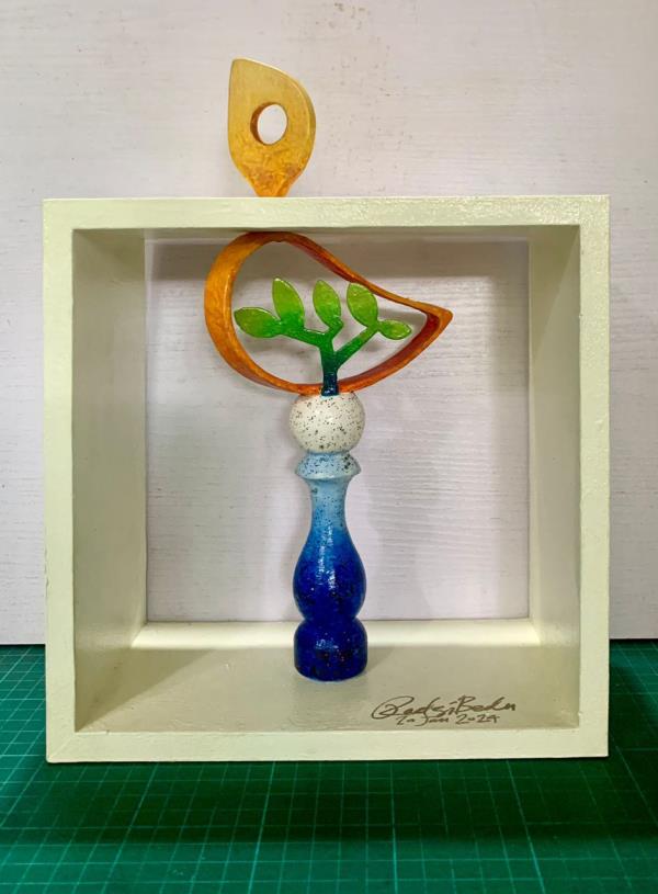 Radzi's 'Thinking 'Out-Sight' The Box' (mixed media, 2024).  Photo: A.P Art Gallery