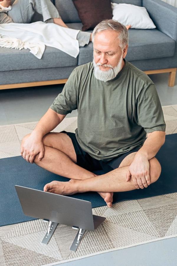 Long Covid patients find their pain, fatigue and depression improves after taking group rehabilitation classes conducted online. — Pexels