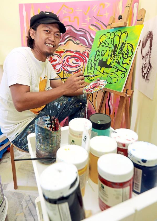 ‘I love my work because it allows me to express my creativity and showcase it to the world,’ says Rajimin.