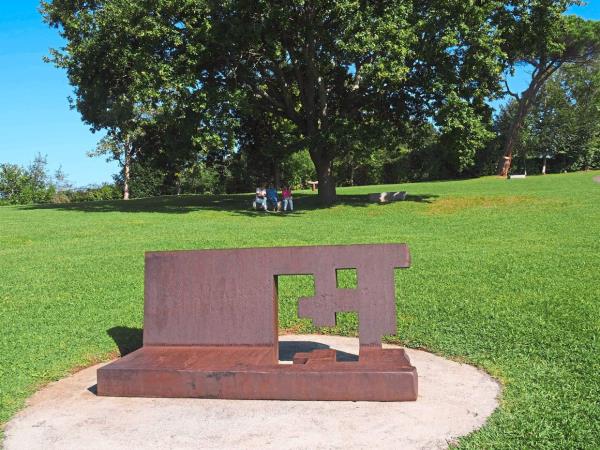 Chillida’s sculptures are widely scattered around the artist’s country estate in the Basque Country. — Photos: ANDREAS DROUVE/dpa
