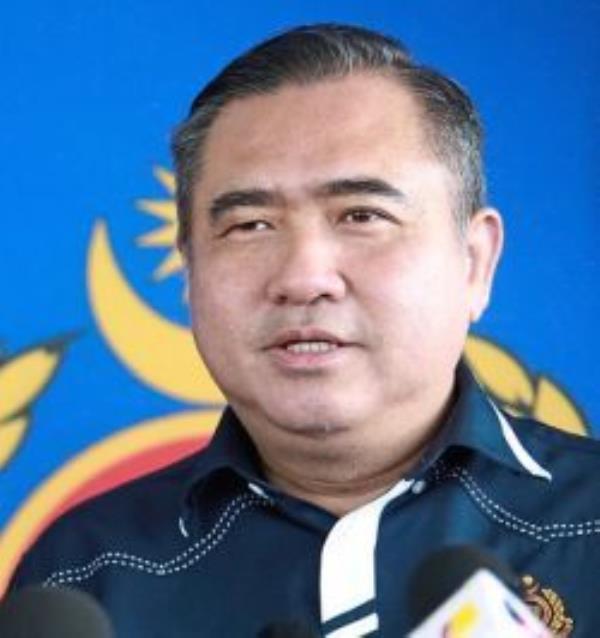 Anthony Loke: “e-Testing will make the process easier and faster for candidates.” — Bernama
