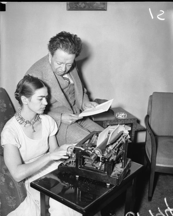 Mexican artists Diego Rivera and his wife Frida Kahlo appear in New York on May 11, 1933. A new docu<em></em>mentary 'Frida' tells the story of Kahlo from her diaries and letters. Photo: AP