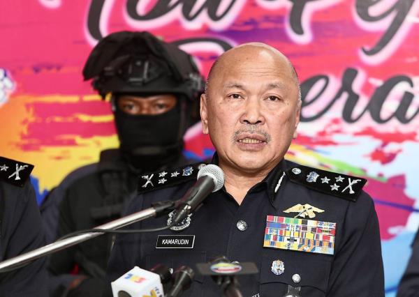 Comm Mohd Kamarudin.