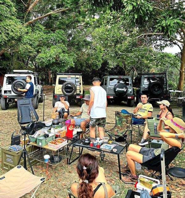 A cool picnic under shady trees.