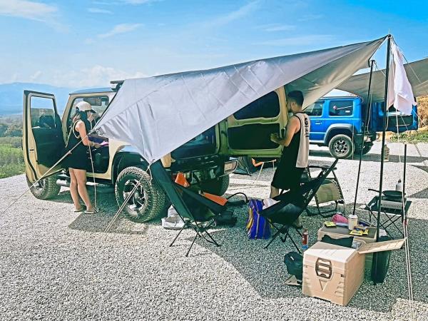  A fly sheet while car-camping in the open air brings the temperature down by several degrees.