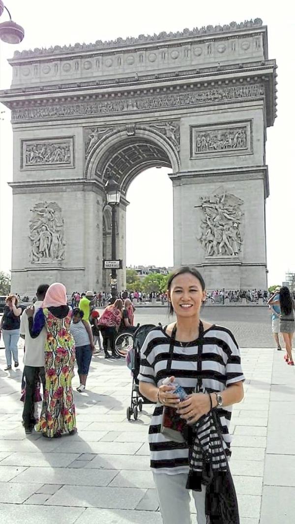 Dayana at the Arc De Triomphe in Paris. — DAYANA RAHMAN