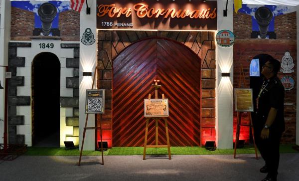A view of the pop-up exhibition, wher<em></em>e visitors have the opportunity to view a diverse and historical array of prison-related artefacts. Photo: Bernama
