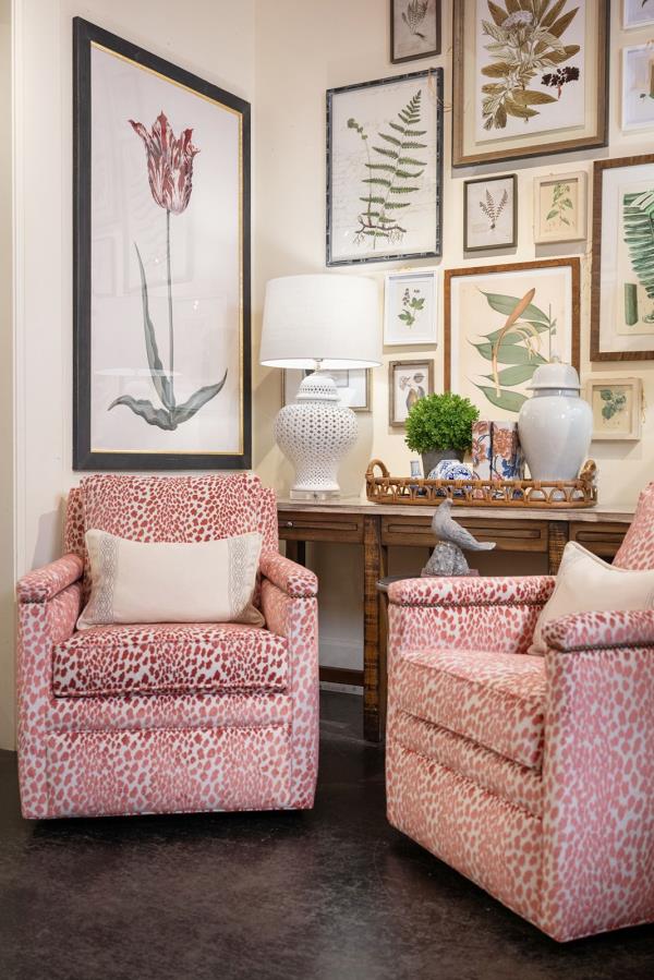 Drawing inspiration from traditio<em></em>nal colo<em></em>nial design elements, the New Colo<em></em>nial trend puts a fresh spin on classic aesthetics with modern touches.