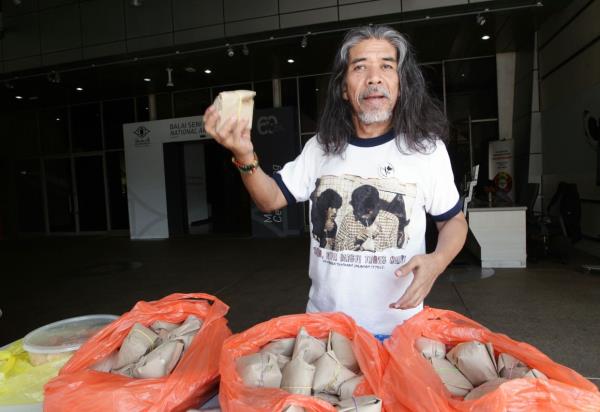 广受爱戴的马来西亚诗人兼演员Pyanhabib去世，享年66岁