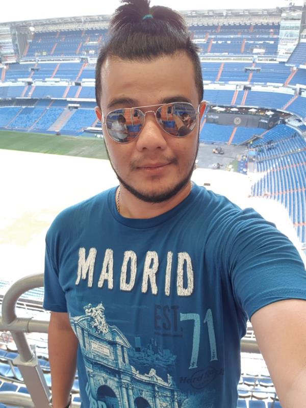 Management executive Chalee Nai Kin, 30.