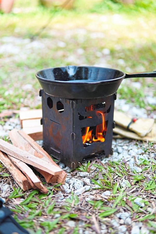 Give you a windproof wood fire stove.