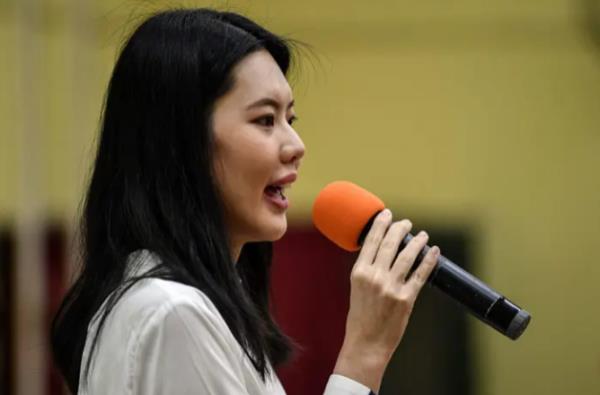 Jane Teoh at the #daretoshout event in SM Stella Maris