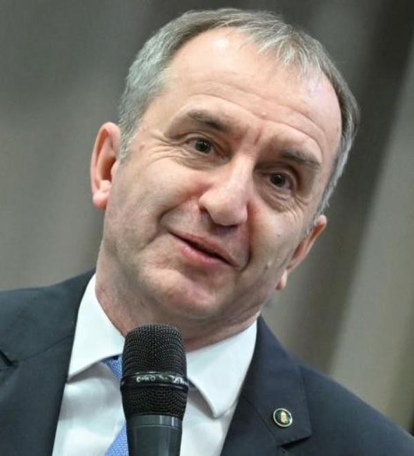 Pál Szekeres.