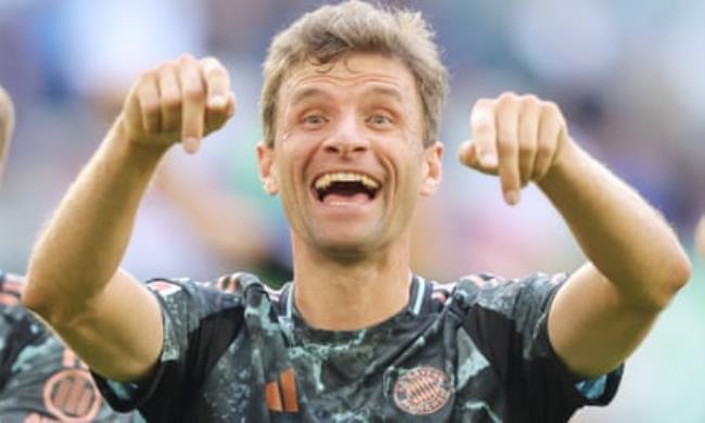 A familiar scorer, a familiar smile: Thomas Müller