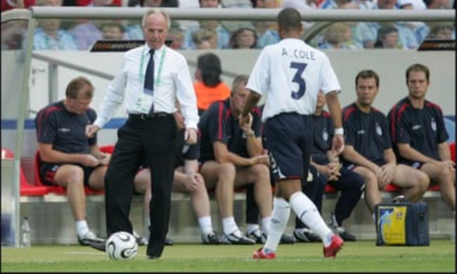 Sven-G?ran Eriksson passes the ball to Ashley Cole during England’s last-16 game against Ecuador at the 2006 World Cup in Germany