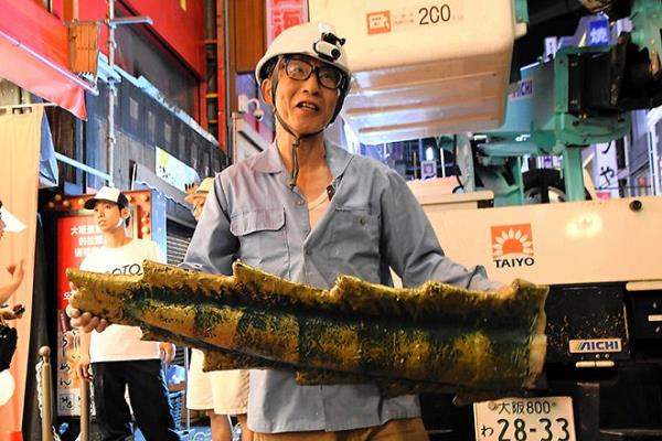 泪龙：大阪拉面店被迫砍掉招牌尾巴