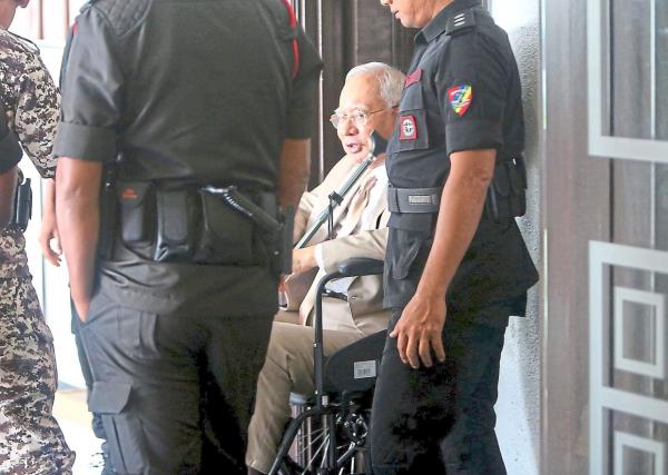 纳吉布因1MDB听证会被推入法庭