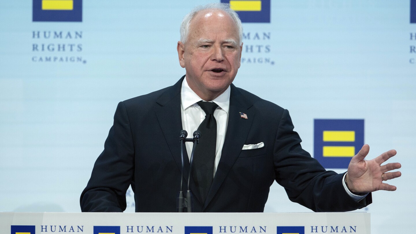 瓦尔兹吹捧民主党捍卫LGBTQ+权利的记录，称哈里斯如果当选将推进这项事业