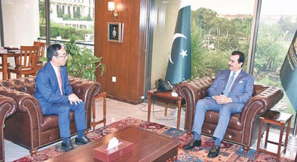Senate Chairman Syed Yousaf Raza Gilani talks to Japanese Ambassador Mitsuhiro Wada at the  Parliament House on Thursday. — APP