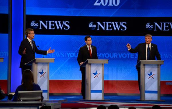 David Muir and Martha Raddatz host the Republican Debate from St. Anselm College in Manchester, NH, Feb. 2016; left to right, Jeb Bush, Marco Rubio, Do<em></em>nald Trump.