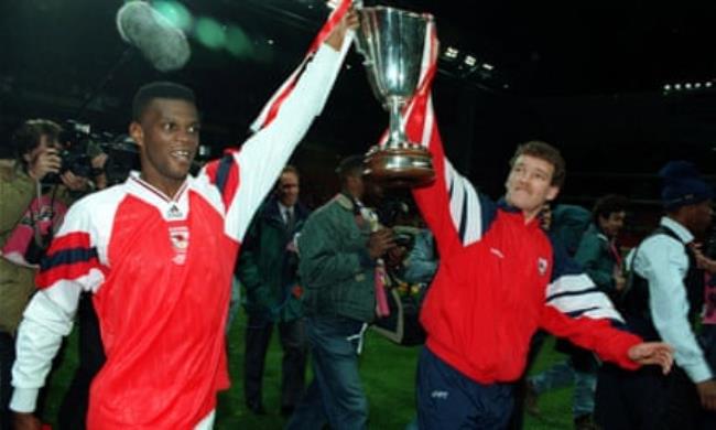 Paul Davis and John Jensen with the European Cup Winners’ Cup after beating Parma 1-0 in Copenhagen to win the 1994 final.