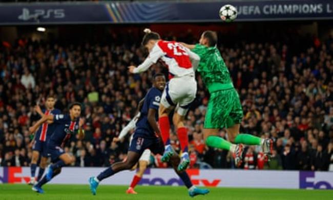 Kai Havertz scores a header against Paris Saint-Germain at the Emirates Stadium