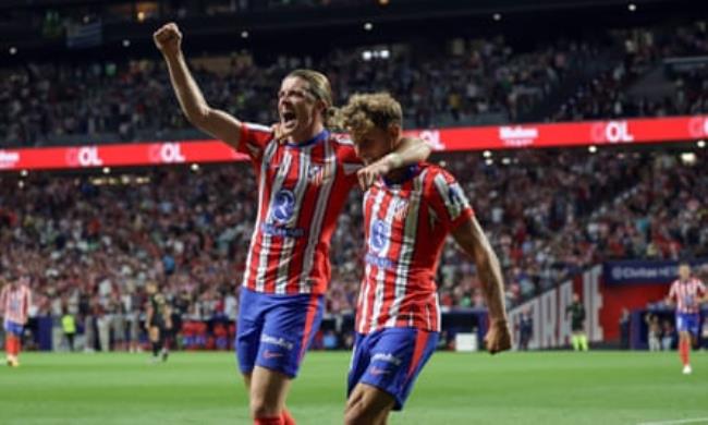 Co<em></em>nor Gallagher celebrates scoring for Atlético Madrid