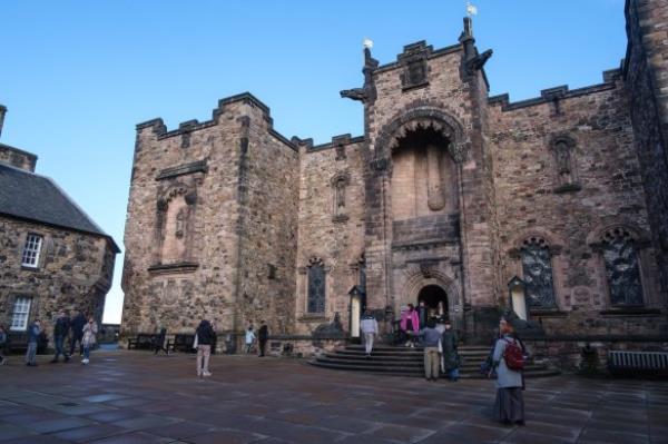 The Scottish Natio<em></em>nal War Memorial opened in 1927.