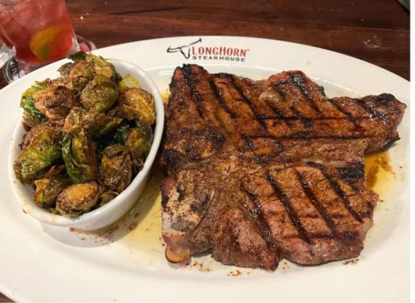 lo<em></em>nghorn porterhouse steak