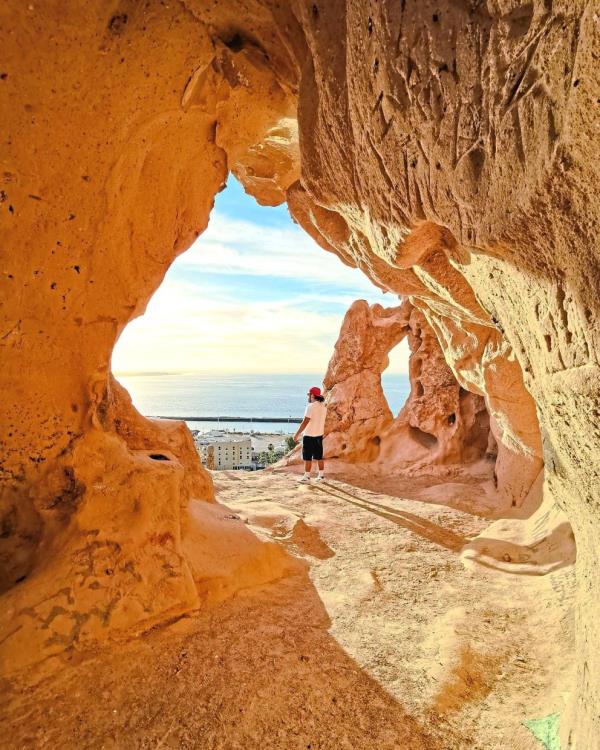 La Paz is a coastal city but one of the best attractions here is its caves and volcanic rock formation.