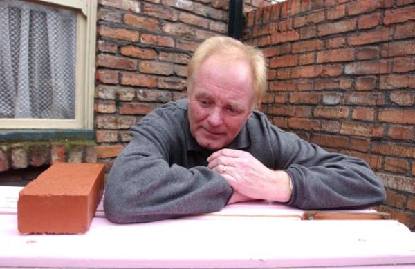 Les Battersby looking in despair in Coro<em></em>nation Street