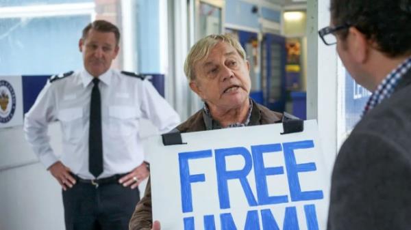 Frazer Hines in Doctors.