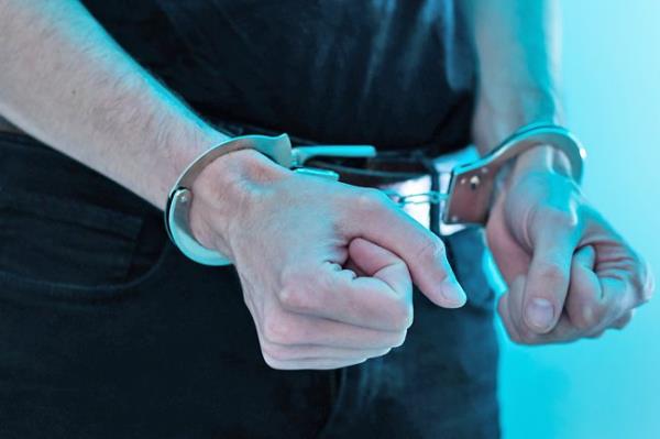 一名男子在乔治城因私藏枪支被捕
