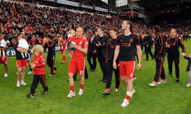 Liverpool players go on a lap of ho<em></em>nour after their final home game of the 2010-11 season. Liverpool’s return to the top six meant that, for the first time, the Big Six were also the top six in the Premier League.