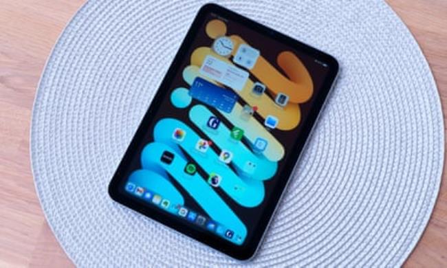 The home screen of the iPad mini A17 Pro.