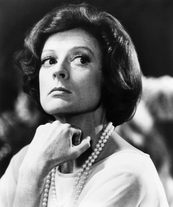 A black and white glamor photo of Maggie Smith in 1978. 