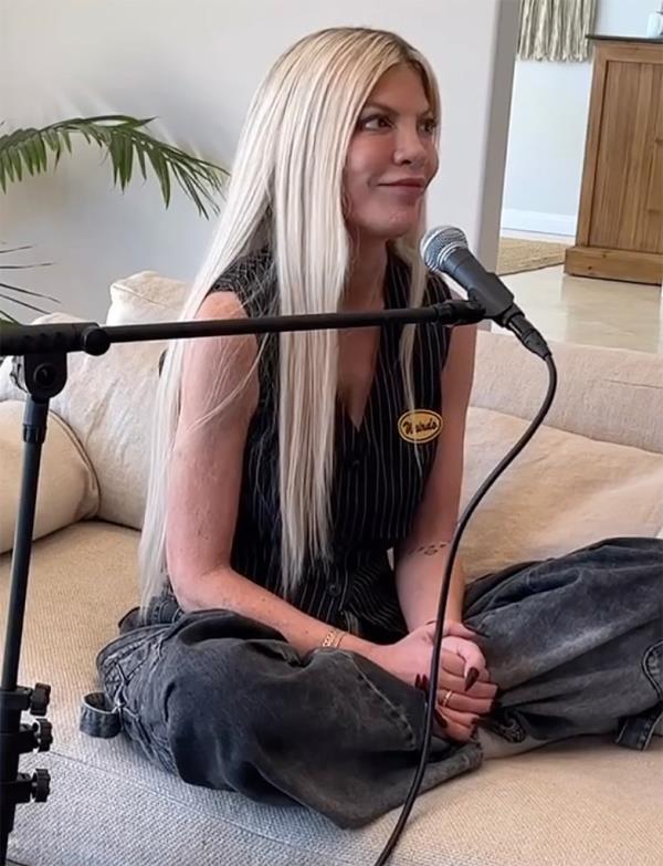 Tori Spelling reminisced a<em></em>bout their first time — and Brian didn't remember!