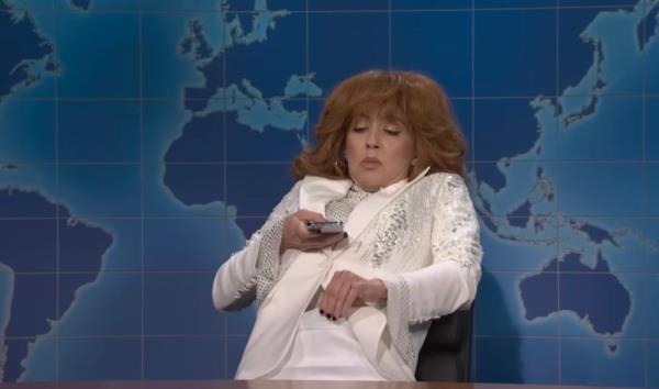 Heidi Gardner imperso<em></em>nating Reba McEntire on 