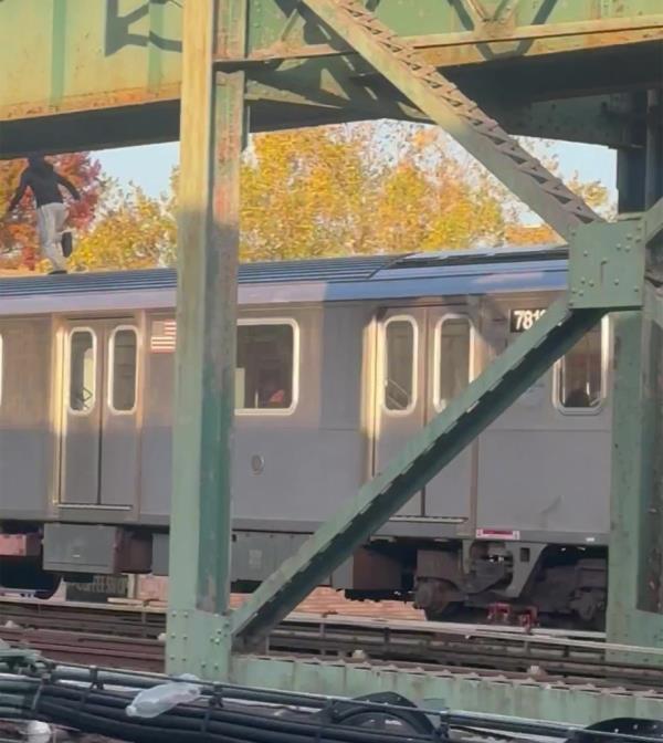 Queens subway surfer.