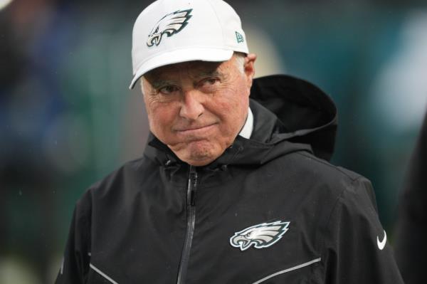 Philadelphia Eagles owner Jeff Lurie is reportedly in talks to sell a non-controlling, minority stake in his team.