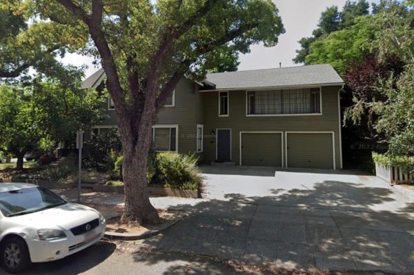 The homeowner of the house used in Scream embraces the love fans show.