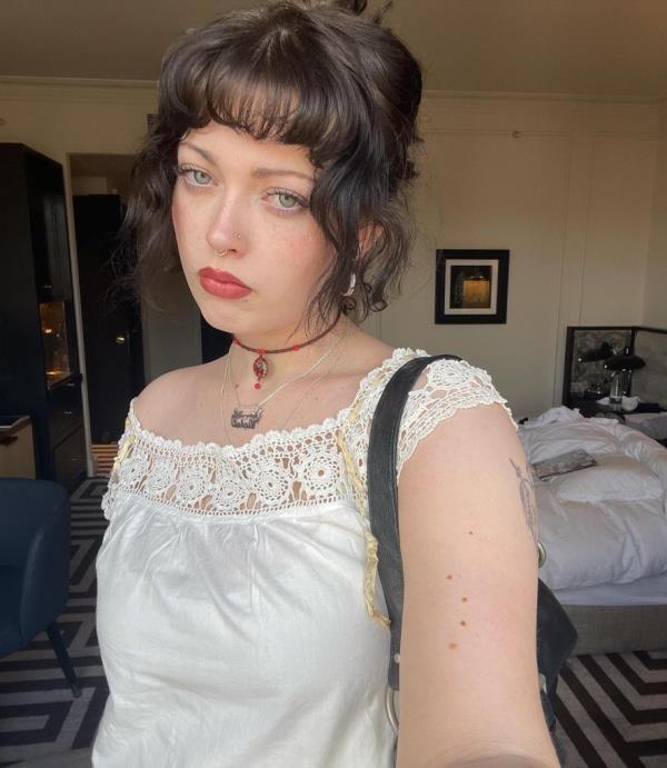 Dave Grohl's daughter Violet Grohl.