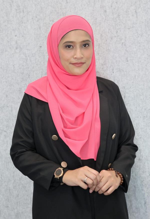 BFBL 2022 graduate and salon owner Nursyasya Afina returns as an educator.