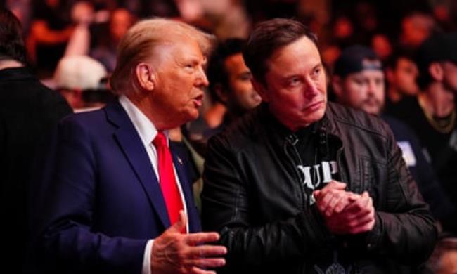 Do<em></em>nald Trump and Elon Musk at a UFC event in Madison Square Garden, New York, at the weekend.