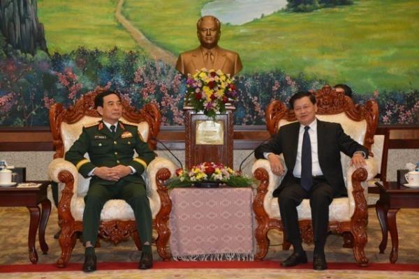 国防部长在ADMM和ADMM- plus会议间隙会见老挝领导人